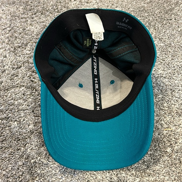 NWOT Under Armour Blitzing Hat Size Medium - Picture 5 of 7
